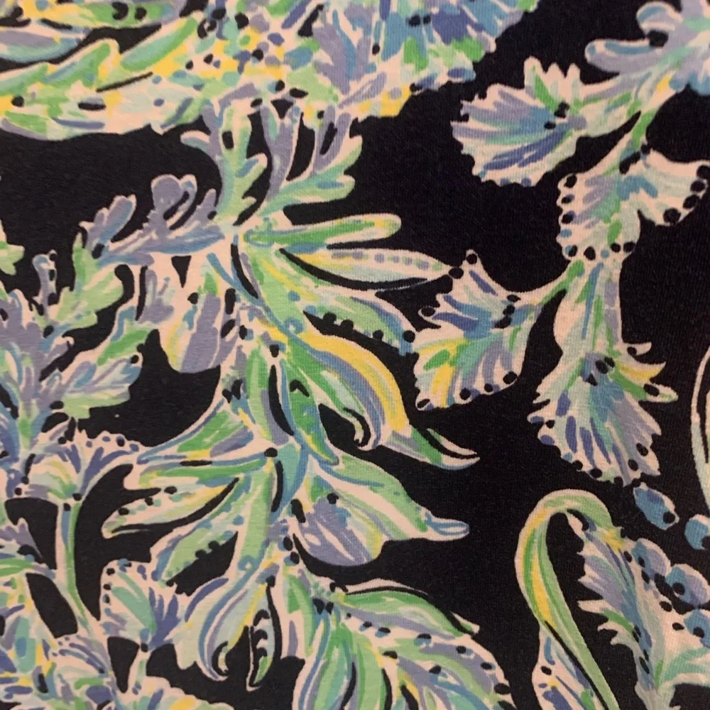 Lilly Pulitzer Print Crew Tee with lettuce edge hem - Picture 2 of 6